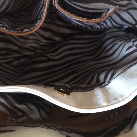 Samoe Style Convertible Handle Bucket Bag - Picture 9 of 11